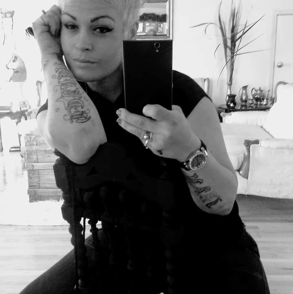 Meet your Posher, Bianca - Picture 1 of 1